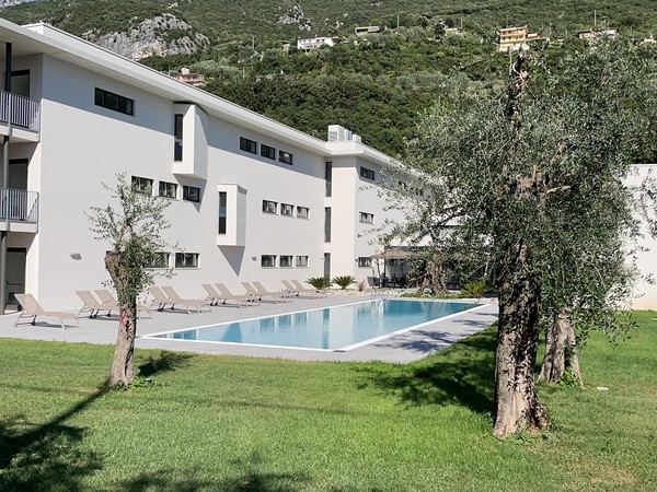 RESIDENCE MALCESINE Active & Family – Lago di Garda - Piscina e Bar