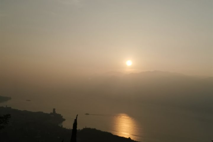 Autunno a Malcesine – Vivi la tranquillità del Lago di Garda 🍁